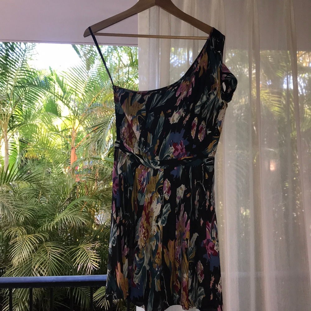 Beautiful watercolor dress - Picture 4 of 6